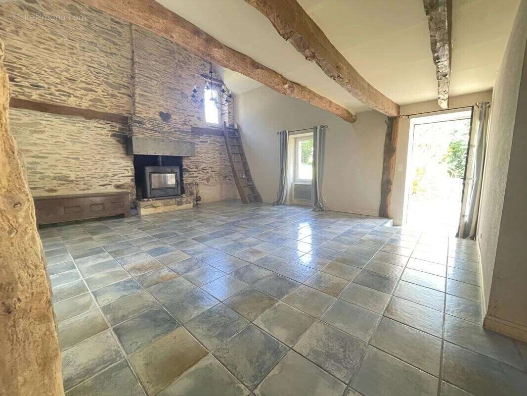Maison à SERENT