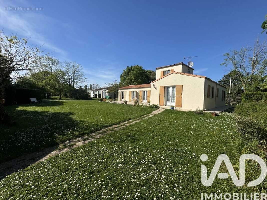 Photo 4 - Maison à SAINT-SAUVEUR-D'AUNIS