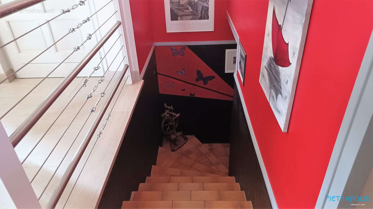 Maison 163 m² à Dommartin  - photo 7