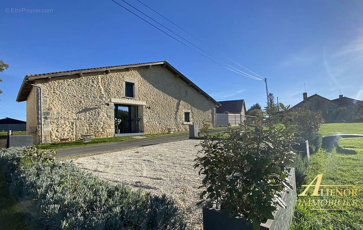 Fermette rénovée pleine de charme, à deux pas de Brantôme (24310) - photo 2