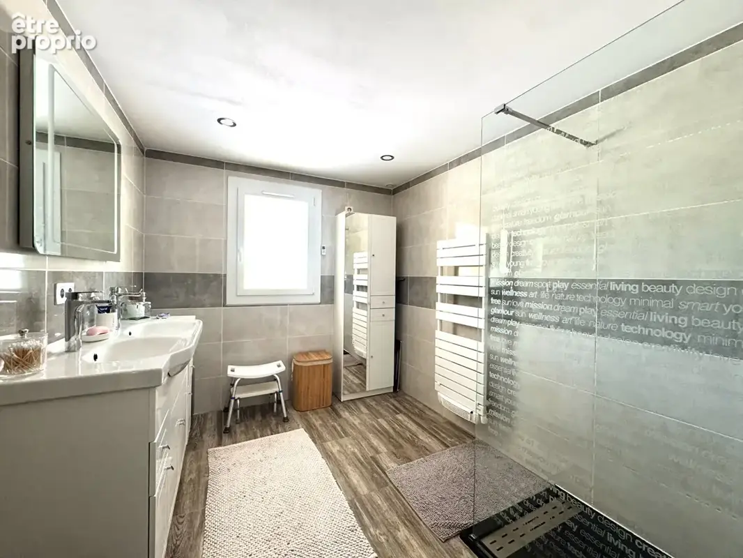 Maison familiale de 210 m² avec 6 chambres dont  3 chambres de plain-pied  et  jardin à saint-mars-la-brière - photo 7
