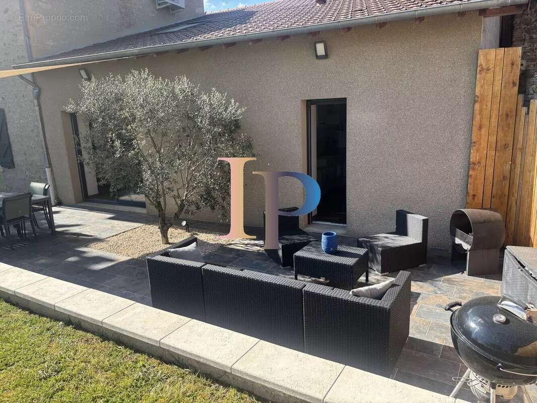 Maison à CHARLIEU