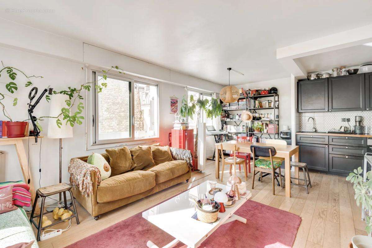 Appartement à PARIS-18E
