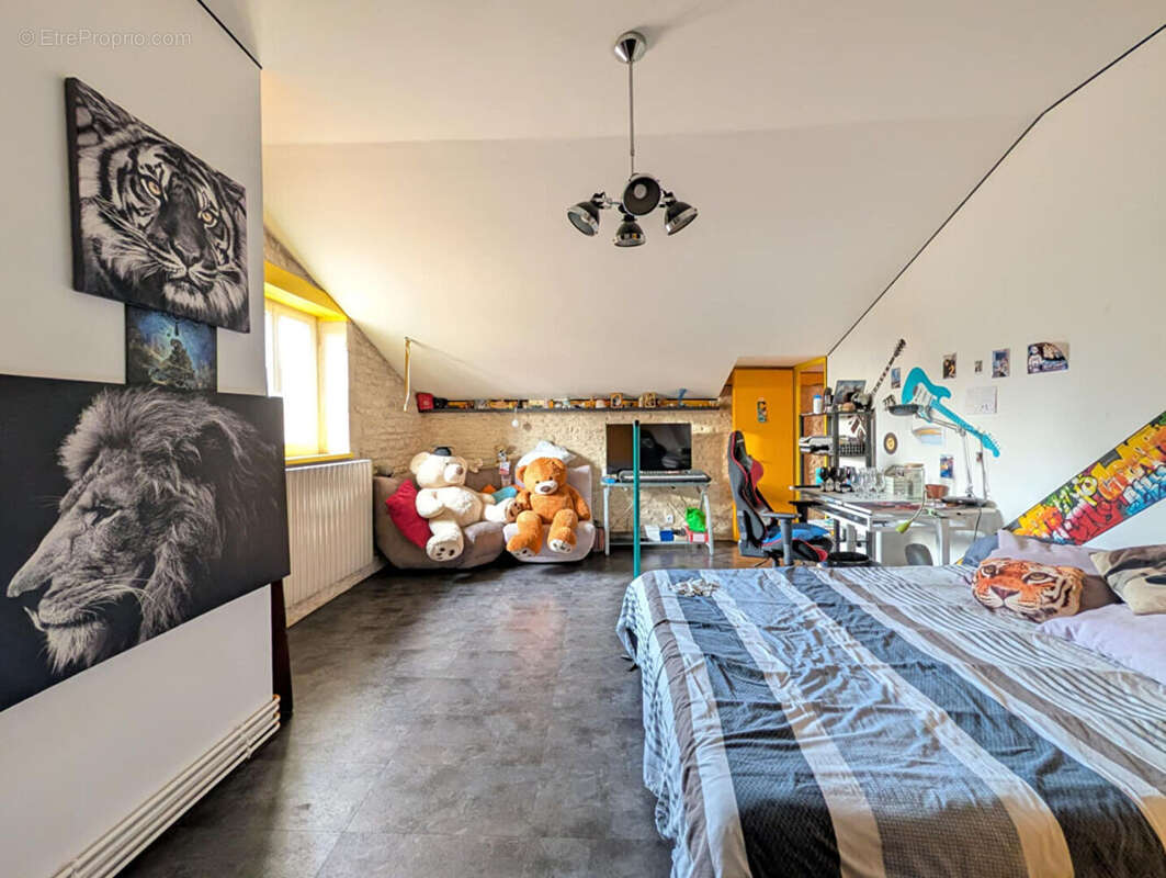 Maison à SAINT-COUTANT