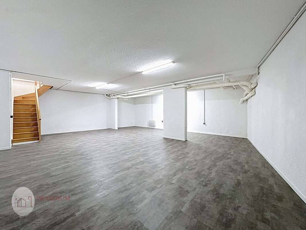 Commerce à SURESNES