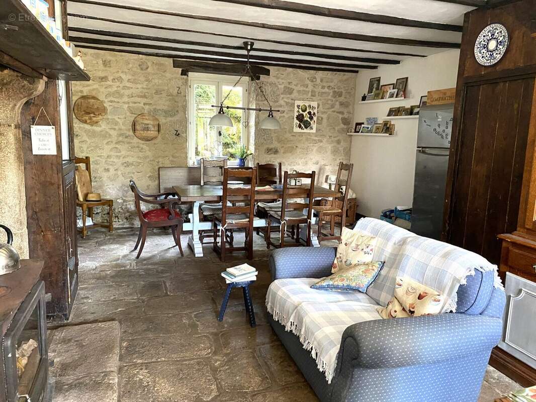 Maison 193 m² à Saint-Amand-Le-Petit  - photo 4