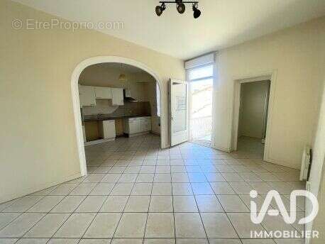 Appartement 280 m² à Libourne  - photo 3