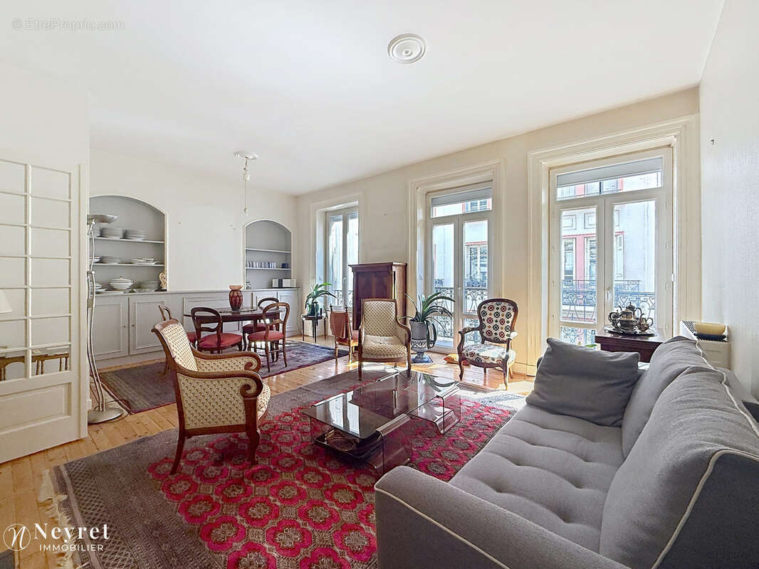 Appartement à SAINT-ETIENNE