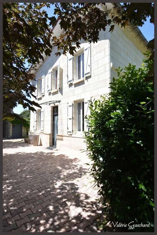 Maison à SAINT-SEURIN-SUR-L'ISLE