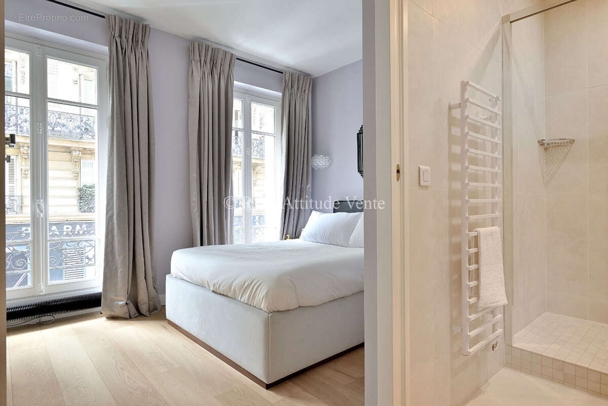 Appartement à PARIS-9E