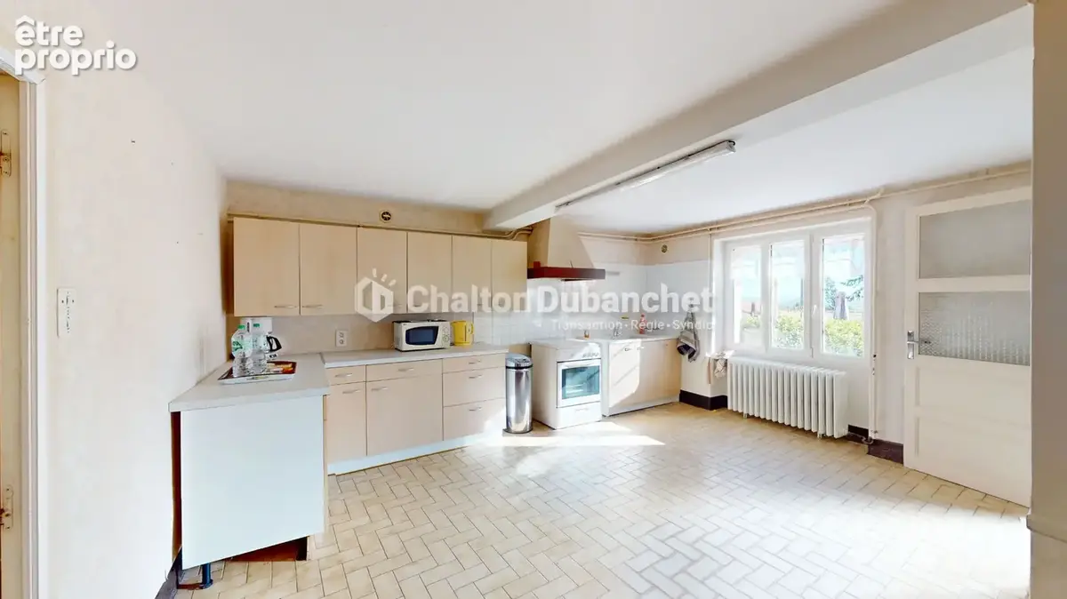 SAINT-HAON-LE-VIEUX (42) - Maison à rafraîchir 119m², fort potentiel - photo 3