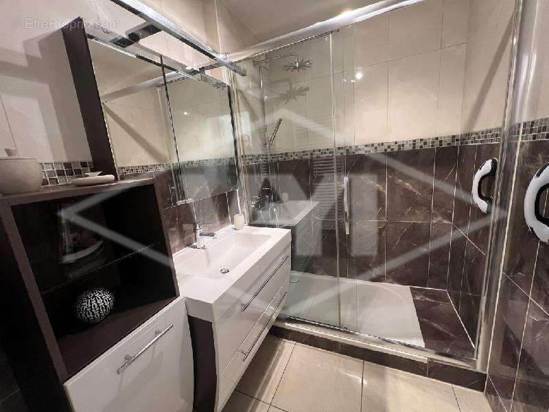 Appartement à COMBS-LA-VILLE