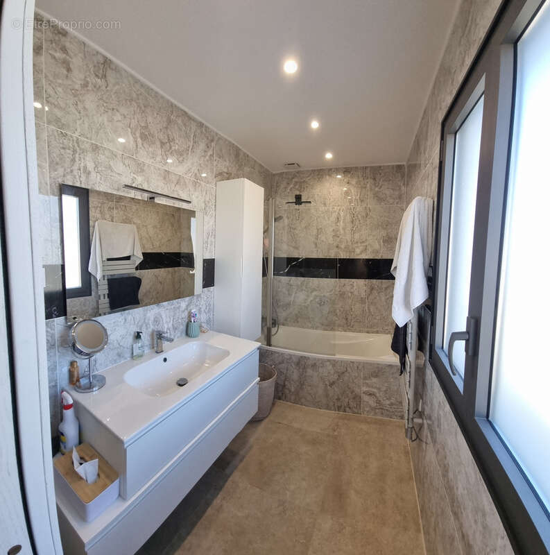 Maison à PUGET-SUR-ARGENS