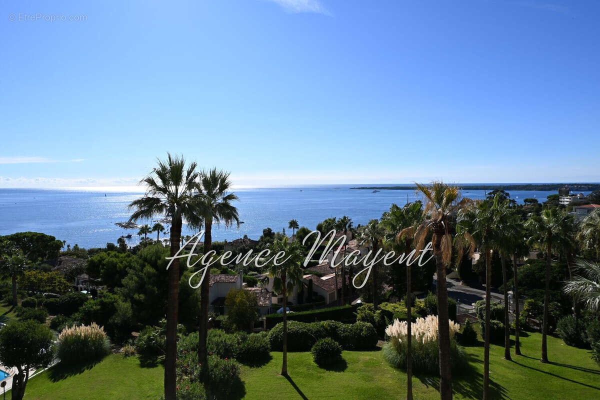 Appartement à VALLAURIS