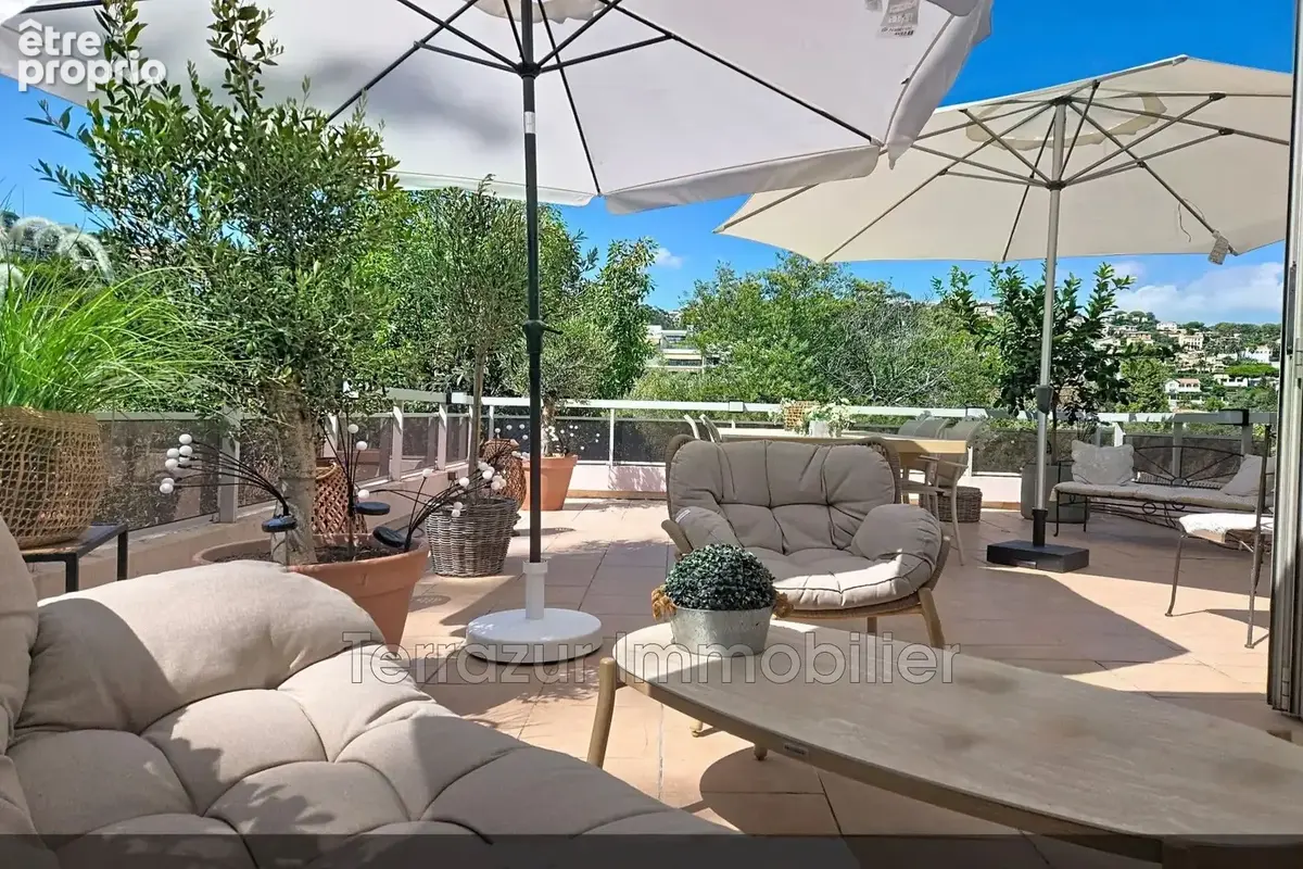 Appartement à VALLAURIS