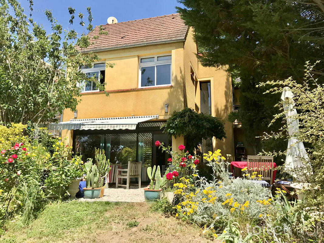 Maison à SAINT-REMY-LES-CHEVREUSE