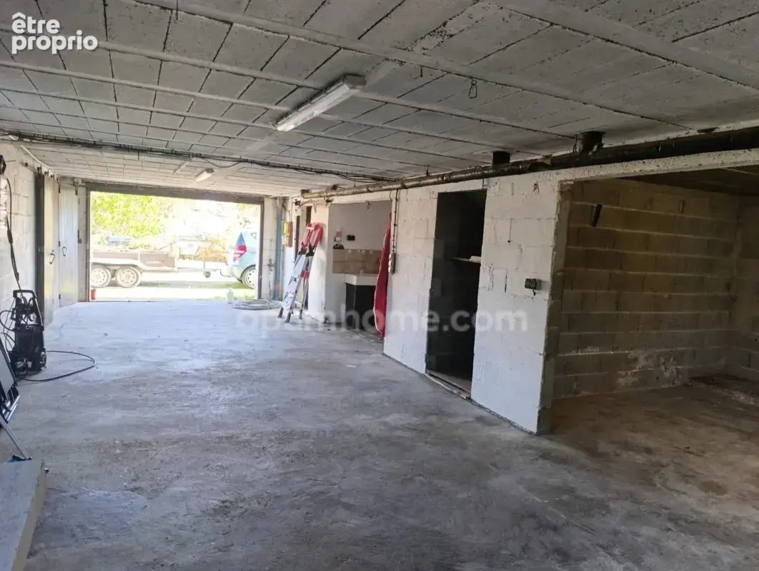 Maison rénovée avec 3 chambres, 1 200 m² de terrain et vue dégagée – Au calme ! - photo 13