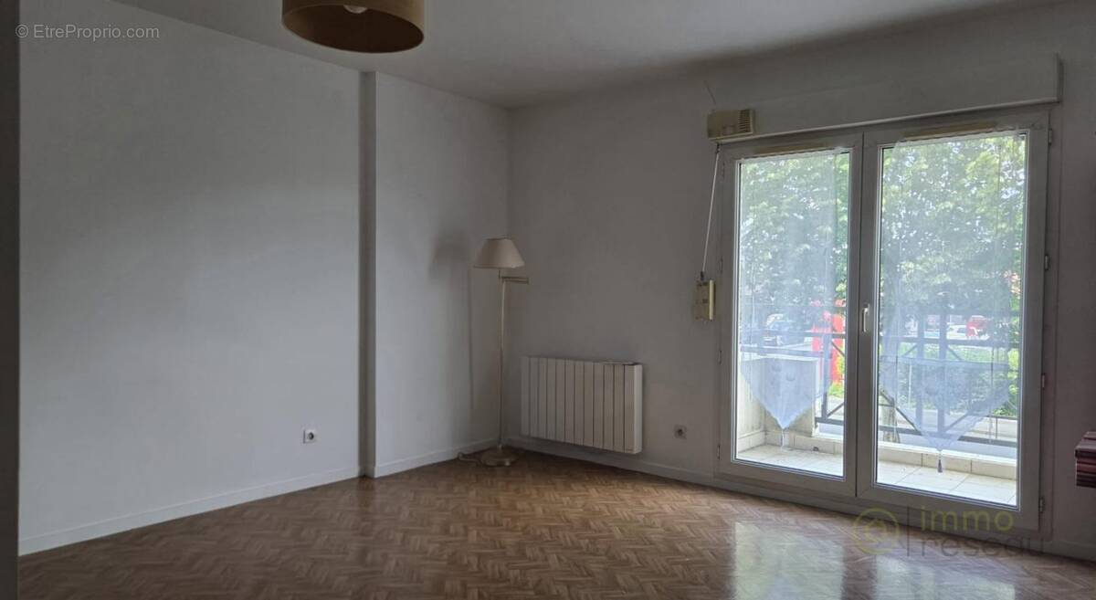 Appartement à SAINT-REMY-LES-CHEVREUSE