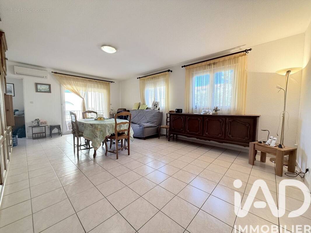 Photo 1 - Appartement à SIX-FOURS-LES-PLAGES