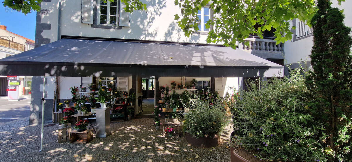 Commerce à COURNON-D&#039;AUVERGNE