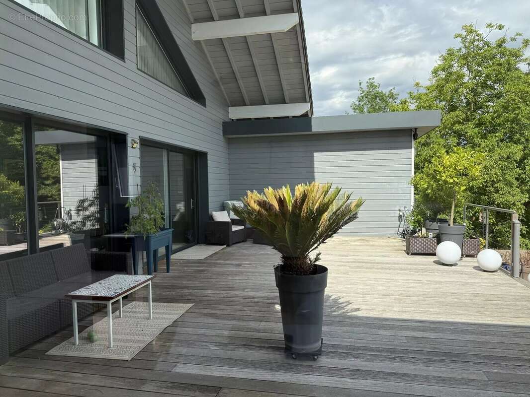Maison contemporaine en bois de 129 m², avec accès privé à la rivière - photo 8
