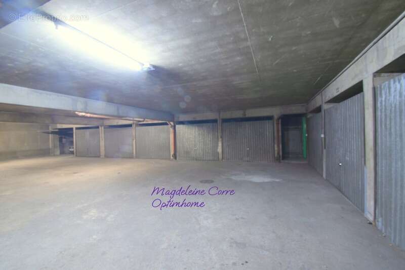 Parking à PARIS-20E