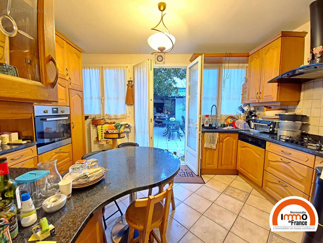 Commerce à LE PETIT-QUEVILLY