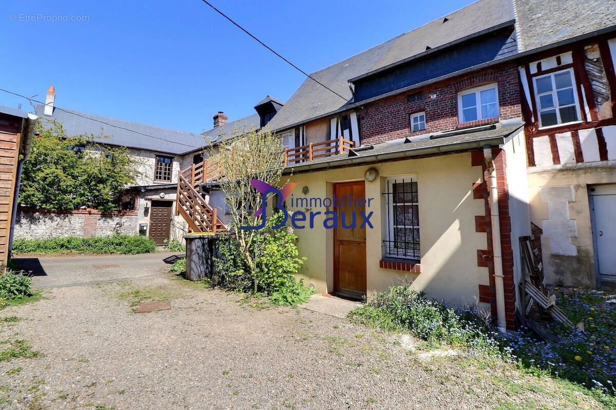 Appartement à CLERES