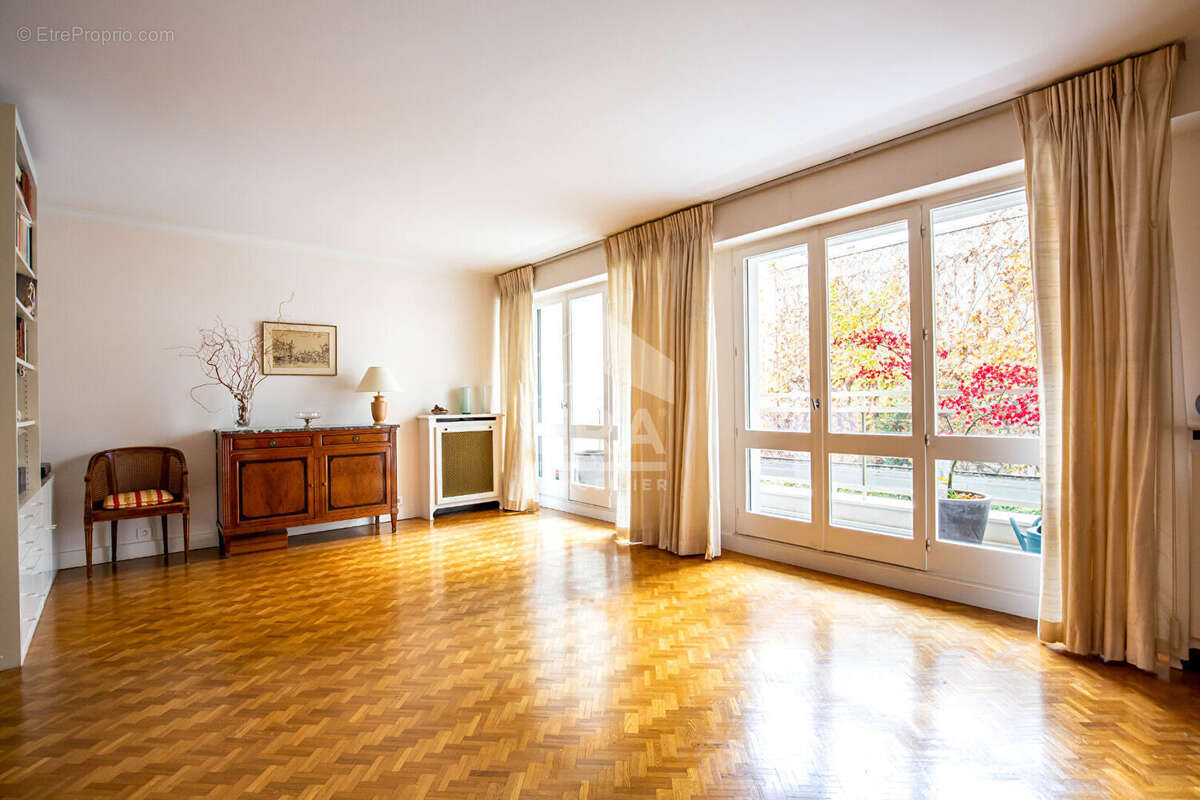 Appartement à PARIS-12E
