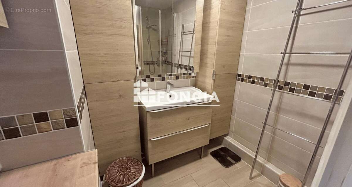 Appartement à FRESNES