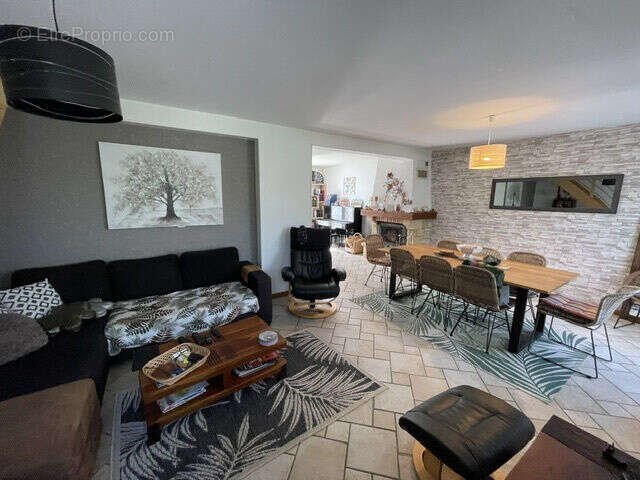 Maison 130 m² à Saint-Martin-Des-Champs  - photo 6