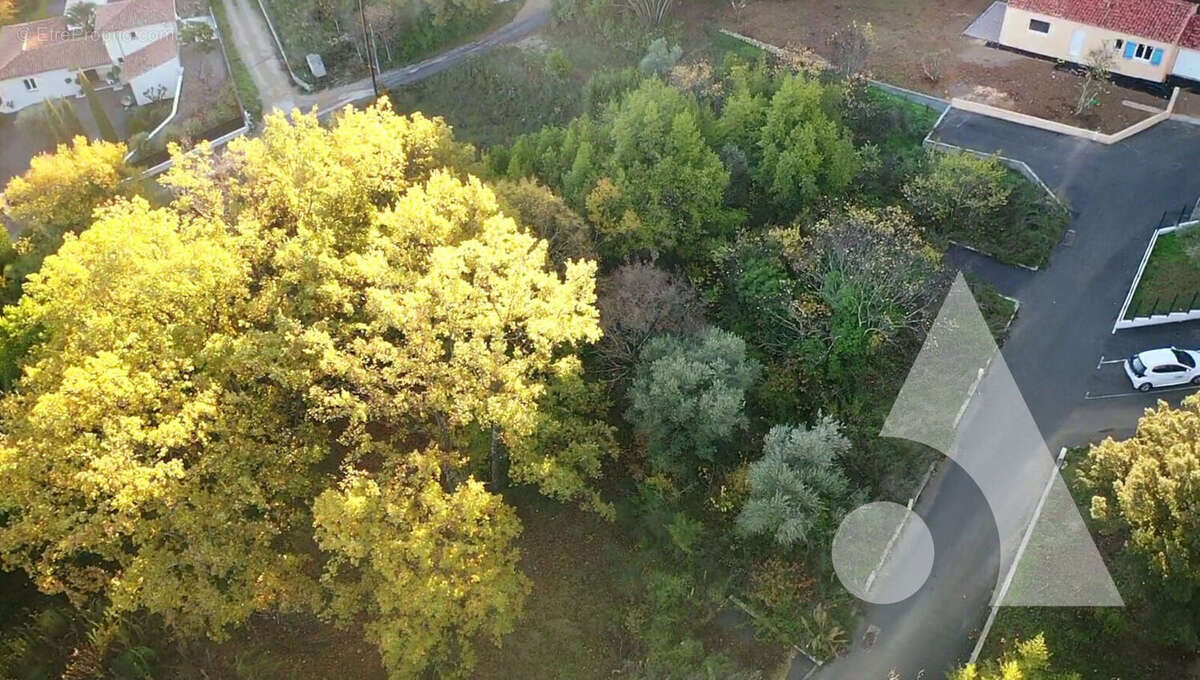 Terrain à DRAGUIGNAN