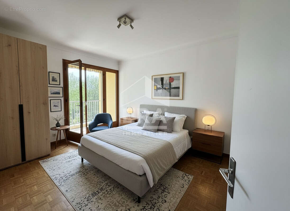 Appartement à VENCE