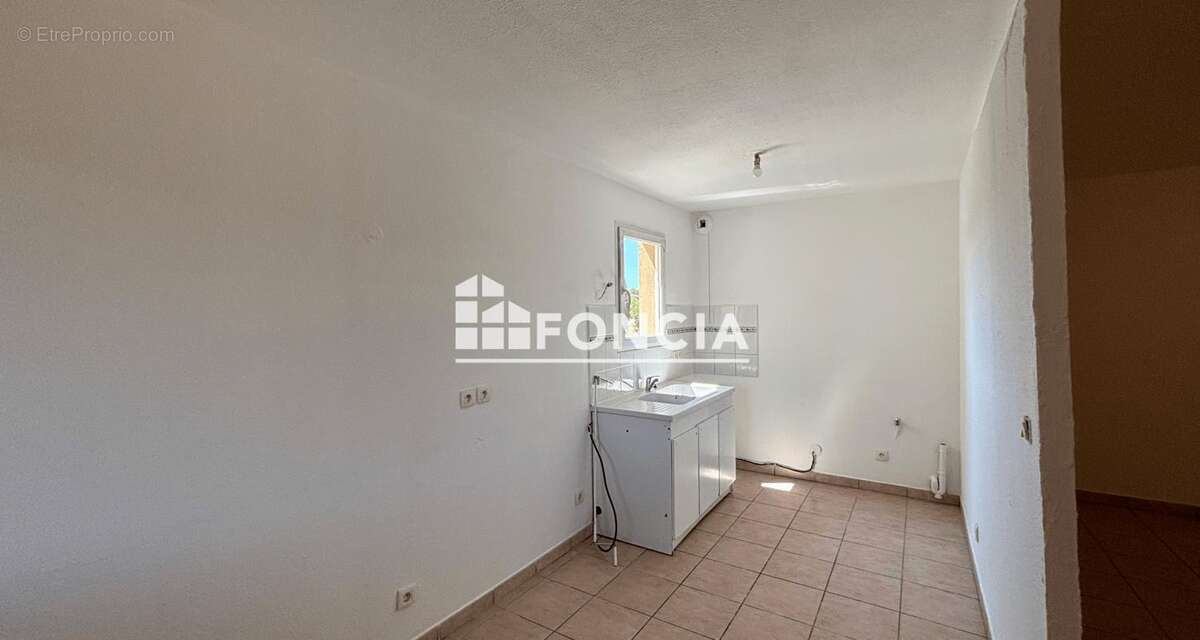 A vendre-CARPENTRAS Beau T4 avec terrasse et garage - photo 4