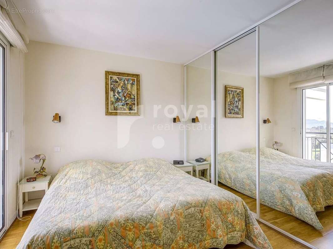 Appartement à MOUGINS