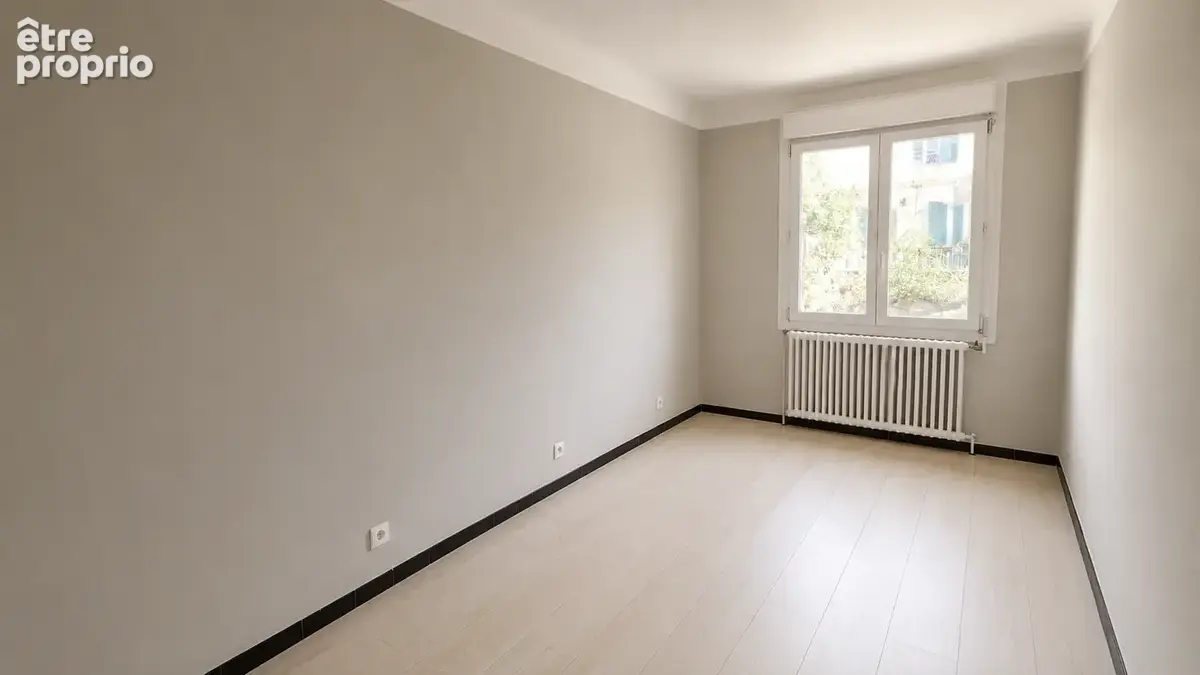 Maison de village 147 m2 avec 3 garages et 155 m2 de combles aménageables - photo 8
