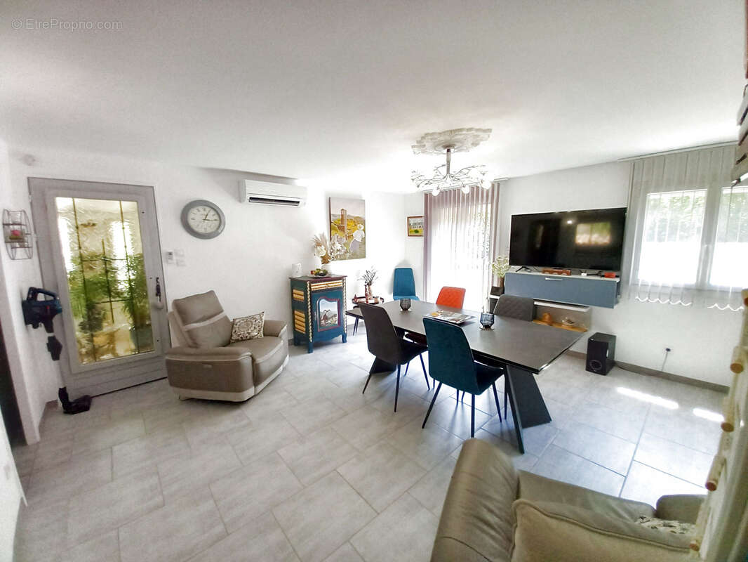 Maison de Standing en parfait état avec piscine. - photo 29