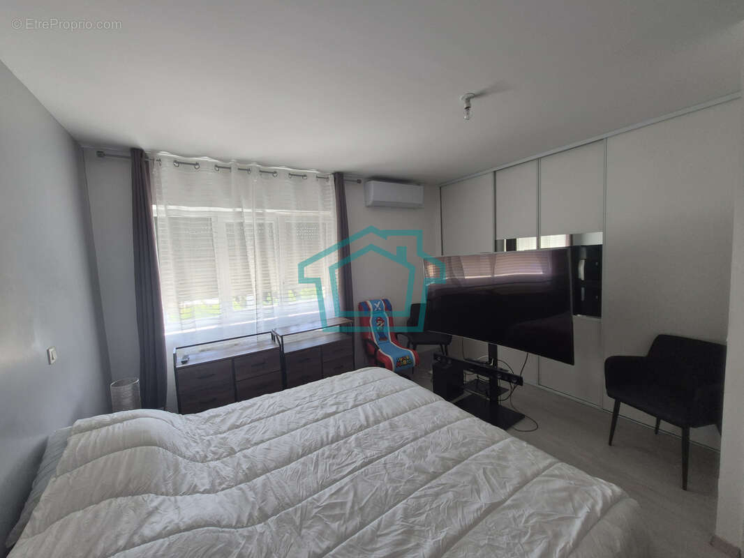 GROSROUVRE   Maison en pierre de caractère de 168 m2 avec grange de 100 m2, studio indépendant et fort potenti - photo 11