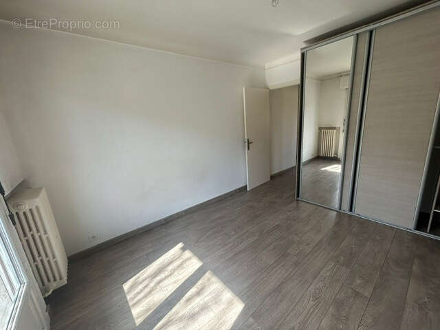 Appartement à CONTES