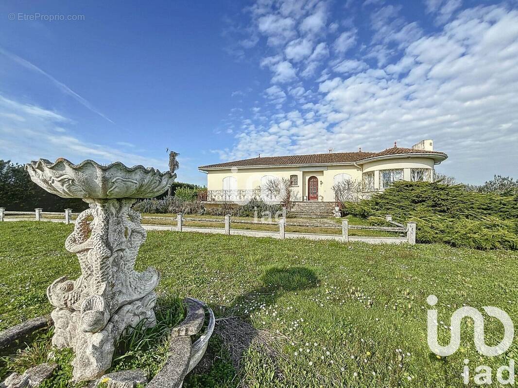 Photo 1 - Maison à SAINT-SEURIN-DE-CADOURNE