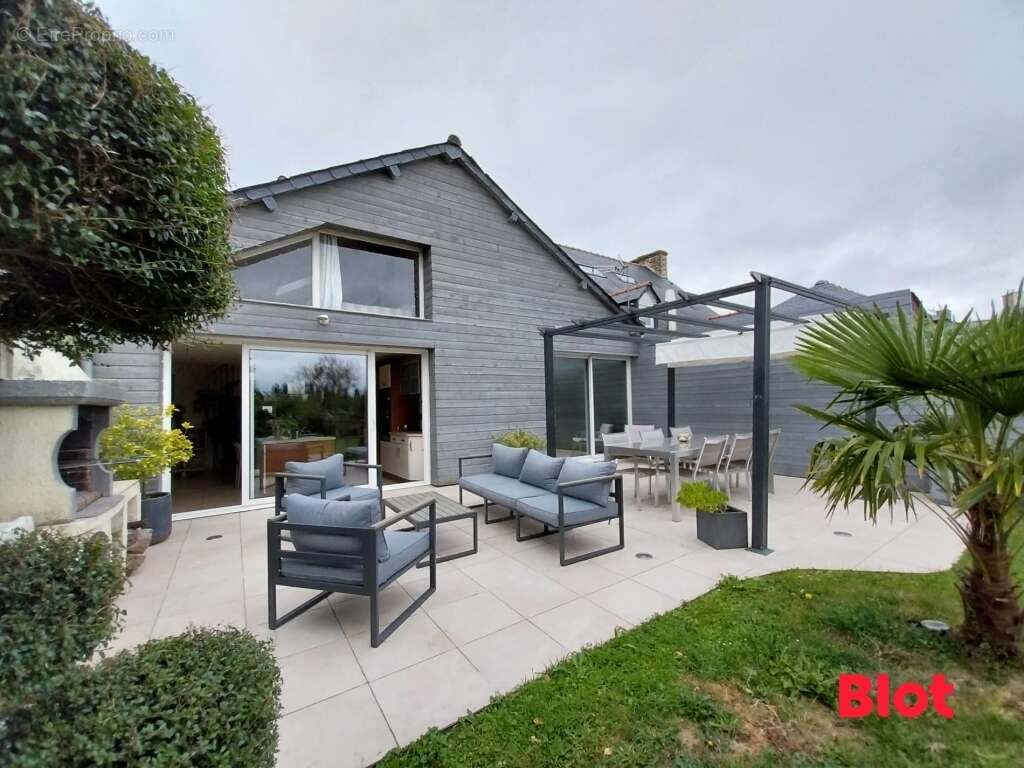 Maison à SAINT-GUINOUX