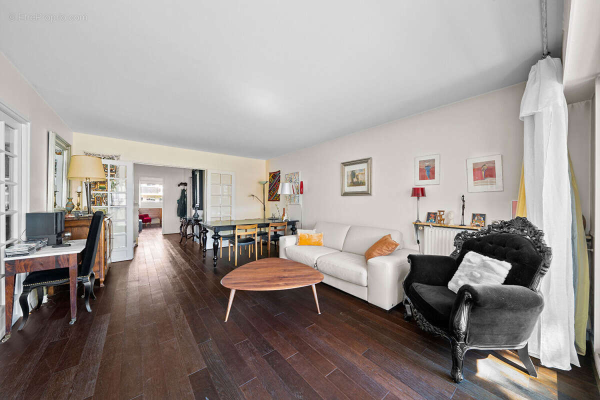 Appartement à PARIS-14E