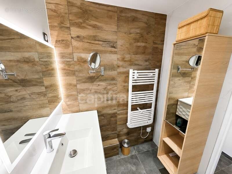 Appartement à vendre 3 pièces SAINT RAPHAEL (83), rez-de-jardin entièrement rénové, terrasse !! - photo 5