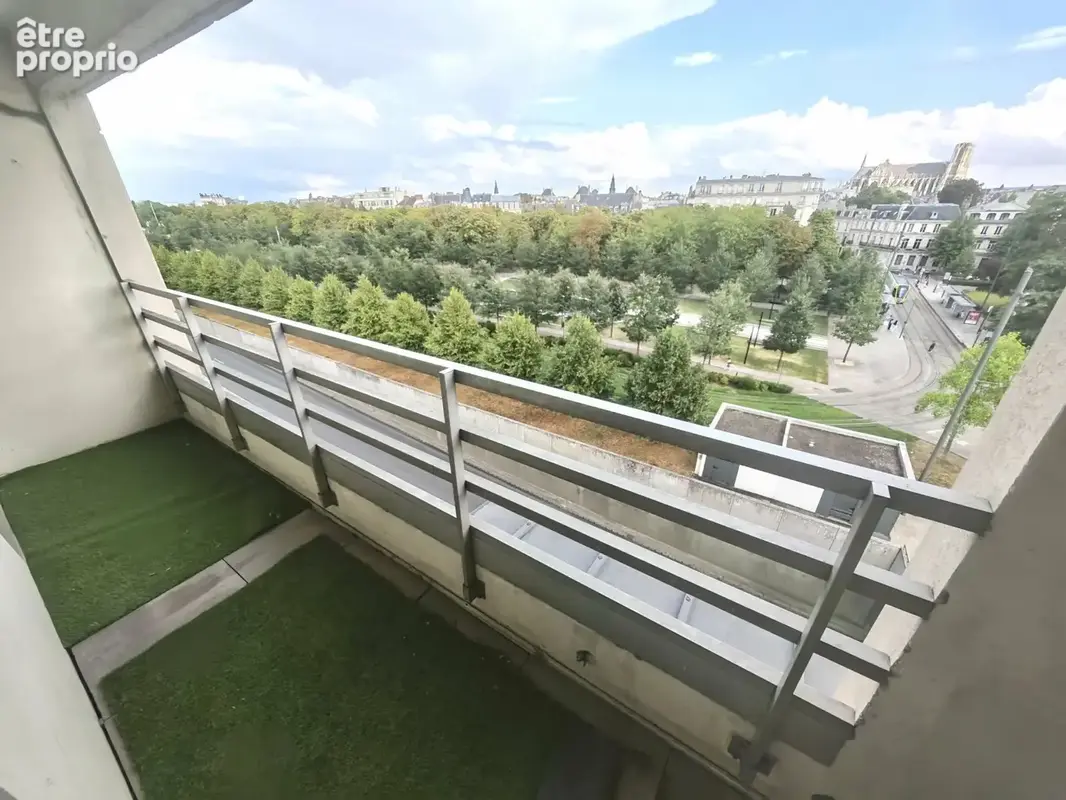 Reims, Boulevard JOFFRE, Appt dernier étage avec balcon et parking - photo 7
