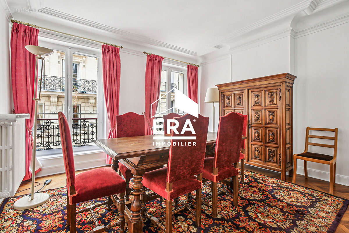 Appartement à PARIS-8E