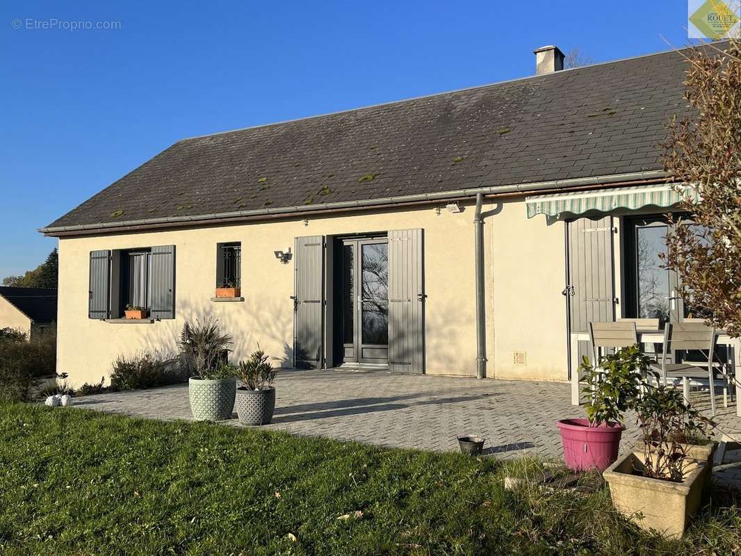 Maison à YZEURES-SUR-CREUSE