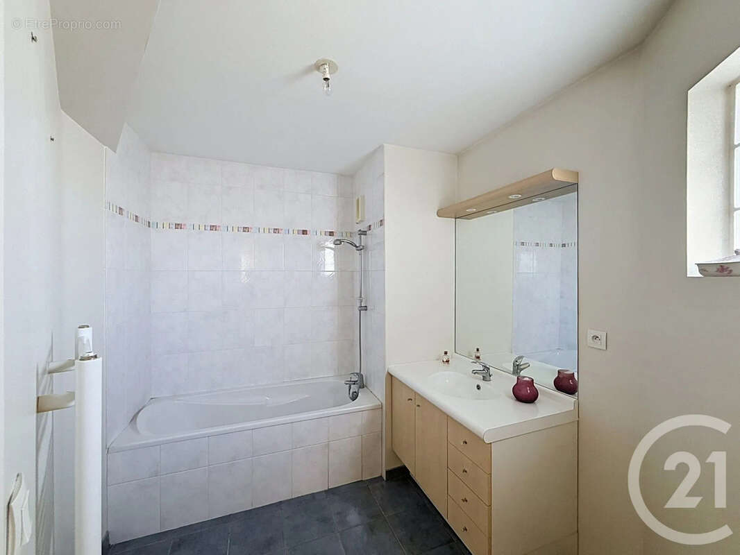 Appartement 97 m² à Lannion  - photo 6