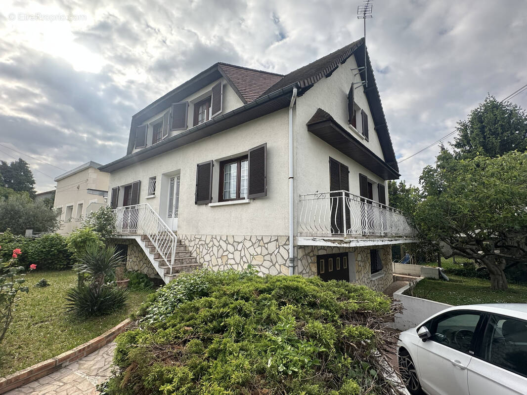 Maison à PARAY-VIEILLE-POSTE