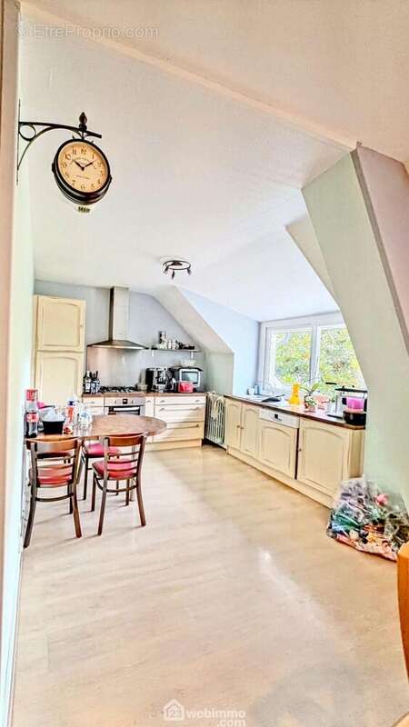 Une véritable cuisine dinatoire, spacieuse et lumineuse - Maison à SAINT-ARMEL