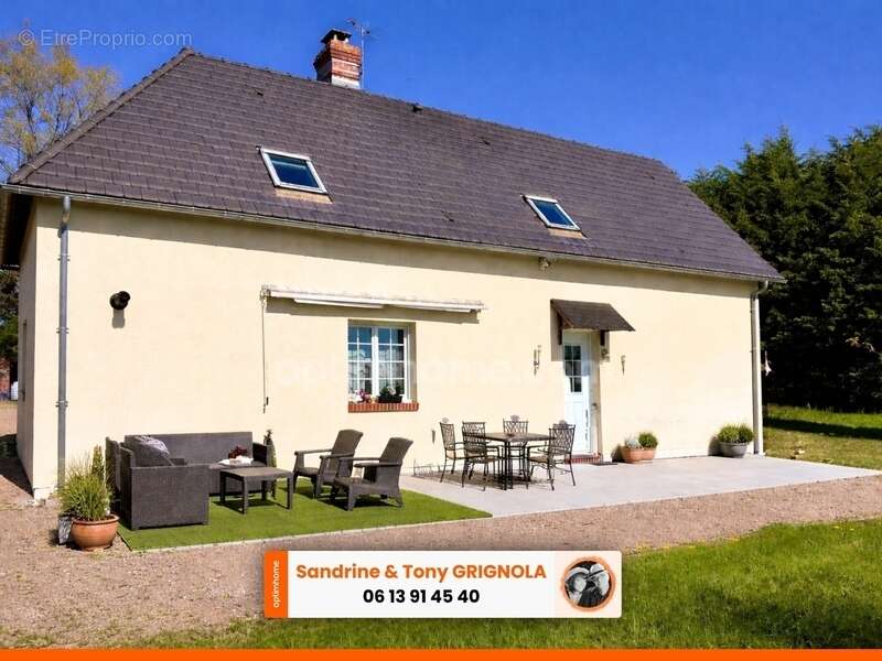 Maison à SAINT-CYR-DU-RONCERAY